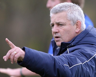 02.11.10. Wales Rugby Training... Wales coach Warren Gatland makes a point.. 