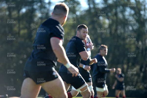 021118 - Wales Rugby Training - Dan Lydiate during training