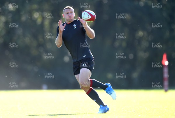 021118 - Wales Rugby Training - Hadleigh Parkes during training