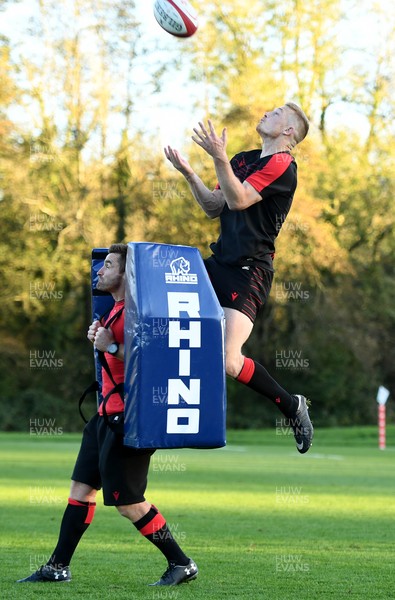 021121 - Wales Rugby Training - Johnny McNicholl during training