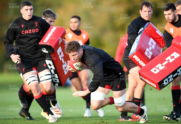 021121 - Wales Rugby Training - Will Rowlands during training