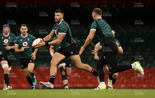 021123 - Wales Rugby Training against Dragons in the week leading to their game against the Barbarians at the Principality Stadium - Johnny Williams during training