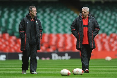 02.12.11 - Wales Rugby Training - Wales head coach Warren Gatland talks to attack coach Rob Howley(L) during training. 