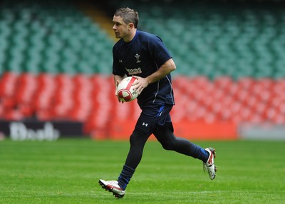 02.12.11 - Wales Rugby Training - Shane Williams during training. 