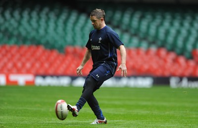 02.12.11 - Wales Rugby Training - Shane Williams during training. 