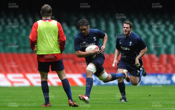 02.12.11 - Wales Rugby Training - Toby Faletau during training. 