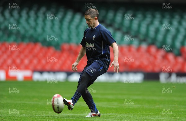 02.12.11 - Wales Rugby Training - Shane Williams during training. 