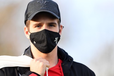 021220 - Wales Rugby Training - Kieran Hardy during training