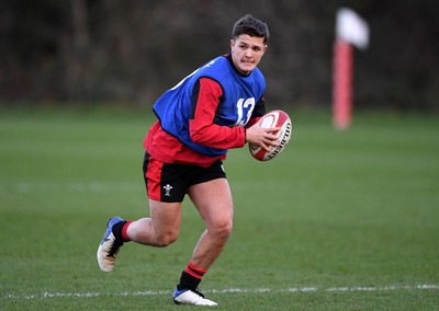 021220 - Wales Rugby Training - Callum Sheedy during training