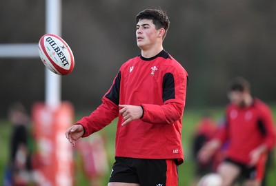 021220 - Wales Rugby Training - Louis Rees-Zammit during training