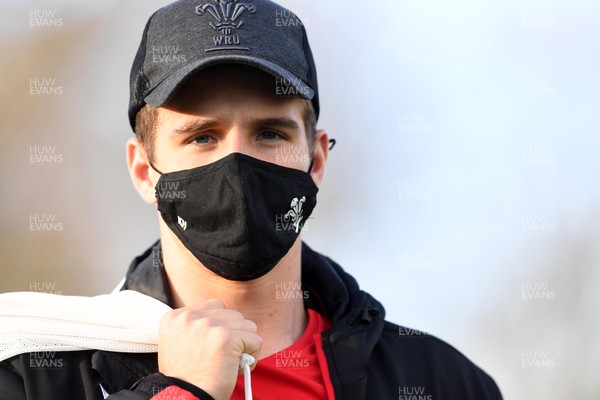 021220 - Wales Rugby Training - Kieran Hardy during training