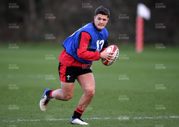021220 - Wales Rugby Training - Callum Sheedy during training