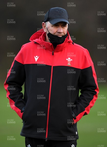 021220 - Wales Rugby Training - Wayne Pivac during training