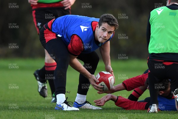 021220 - Wales Rugby Training - Kieran Hardy during training