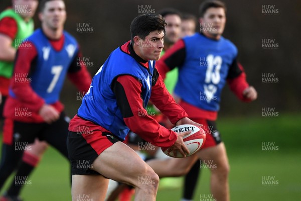 021220 - Wales Rugby Training - Louis Rees-Zammit during training
