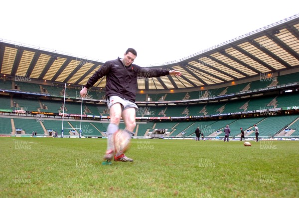 030206  Wales rugby training,Twickenham -  Stephen Jones practices his kicking at Twickenham   