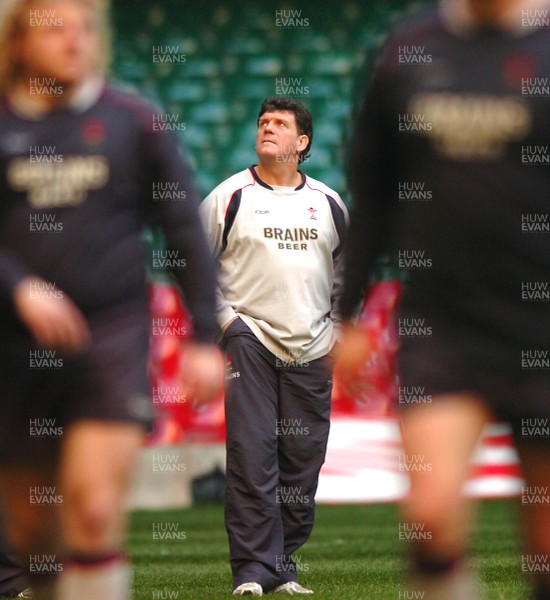 030207 - Wales Rugby Training - Wales Coach, Gareth Jenkins looks around the Millennium Stadium during training 