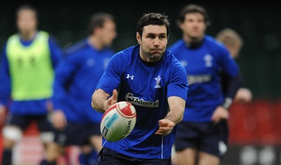 03.02.11 - Wales Rugby Captains Run - Stephen Jones during training. 