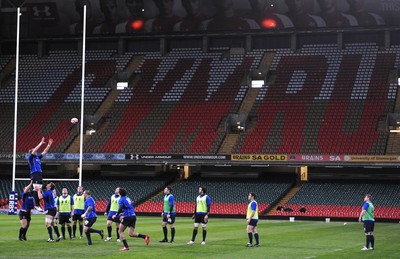 03.02.11 - Wales Rugby Captains Run - Wales players train at the Millennium Stadium. 