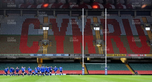 03.02.11 - Wales Rugby Captains Run - Wales players train at the Millennium Stadium. 