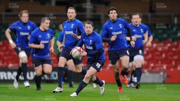 03.02.11 - Wales Rugby Captains Run - Shane Williams during training. 