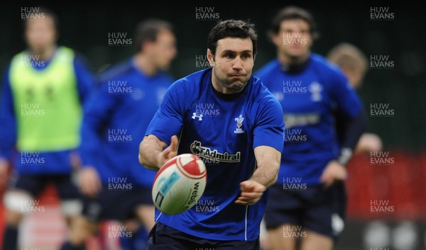 03.02.11 - Wales Rugby Captains Run - Stephen Jones during training. 
