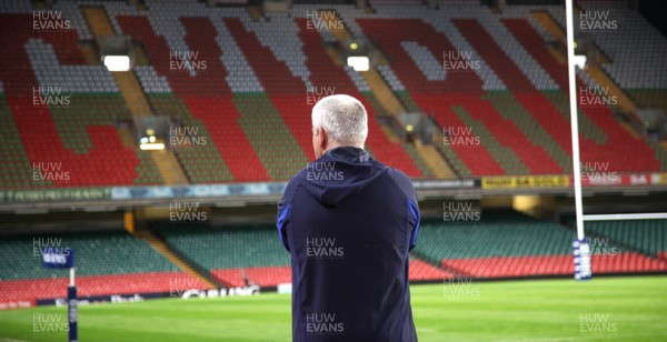 03.02.11 -Wales Captains Run, Millennium Stadium -  Wales' coach Warren Gatland during training session 
