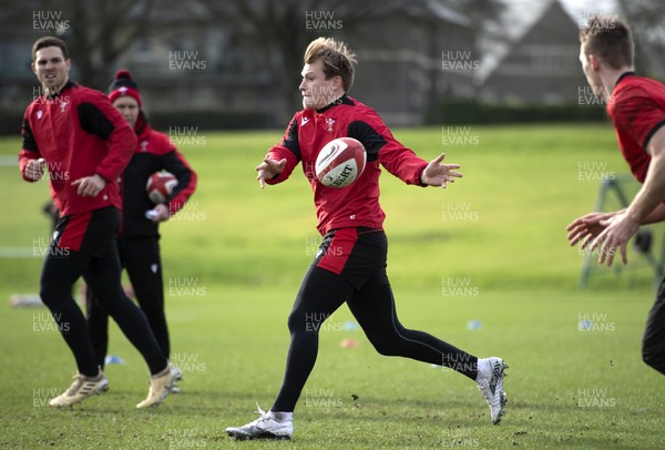 030221 - Wales Rugby Training - Nick Tompkins during training
