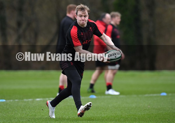 030222 - Wales Rugby Training - Nick Tompkins during training