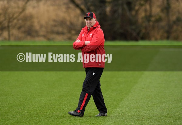 030222 - Wales Rugby Training - Wayne Pivac during training
