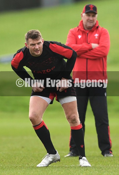 030222 - Wales Rugby Training - Dan Biggar and Wayne Pivac during training