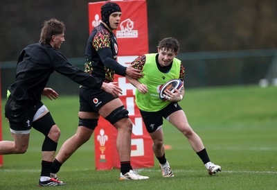 030226 - Wales Rugby Training - Dan Edwards during training