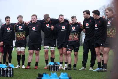 030226 - Wales Rugby Training - Dewi Lake speaks in the team huddle