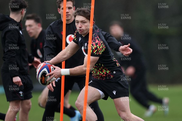 030226 - Wales Rugby Training - Dan Edwards during training