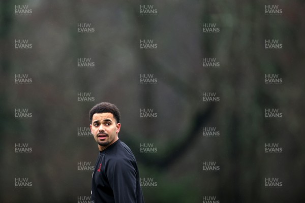 030226 - Wales Rugby Training - Ben Thomas during training