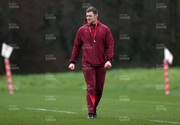 030226 - Wales Rugby Training - Dan Lydiate, Assistant Defence Coach during training