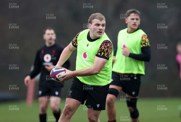 030226 - Wales Rugby Training - Archie Griffin during training