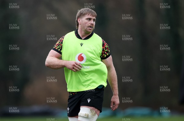 030226 - Wales Rugby Training - Aaron Wainwright during training