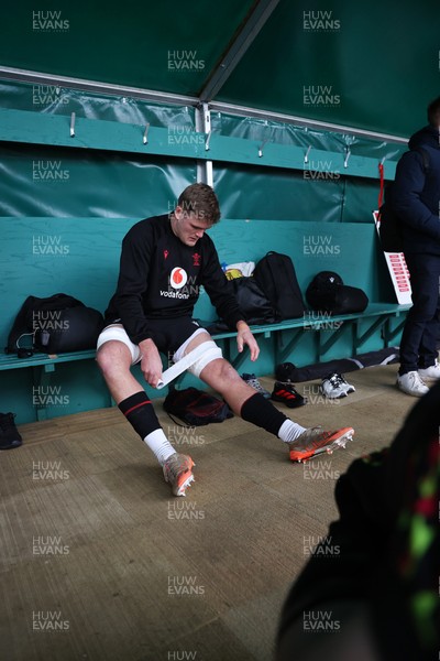 030226 - Wales Rugby Training - Taine Plumtree during training