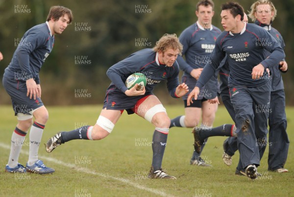03.03.08 - Wales Rugby Training - Alun Wyn Jones in action during training 