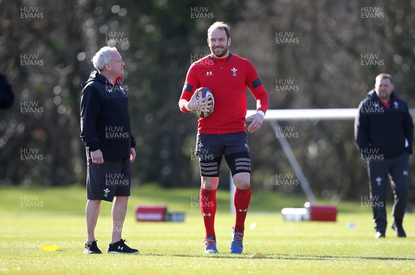 030320 - Wales Rugby Training - Alun Wyn Jones during training