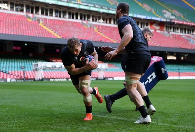 030325 - Wales Rugby Training at the Principality Stadium at the start of the week leading up to their 6 Nations game against Scotland - Jac Morgan during training