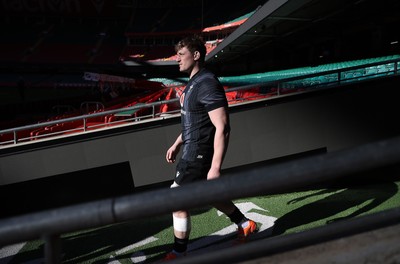 030325 - Wales Rugby Training at the Principality Stadium at the start of the week leading up to their 6 Nations game against Scotland - Jac Morgan during training