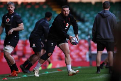 030325 - Wales Rugby Training at the Principality Stadium at the start of the week leading up to their 6 Nations game against Scotland - Gareth Thomas during training