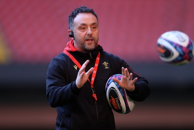 030325 - Wales Rugby Training at the Principality Stadium at the start of the week leading up to their 6 Nations game against Scotland - Matt Sherratt, Head Coach during training