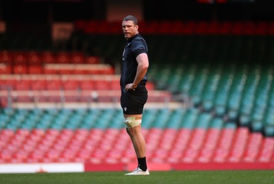 030325 - Wales Rugby Training at the Principality Stadium at the start of the week leading up to their 6 Nations game against Scotland - Will Rowlands during training