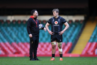 030325 - Wales Rugby Training at the Principality Stadium at the start of the week leading up to their 6 Nations game against Scotland - Matt Sherratt, Head Coach and Jac Morgan during training