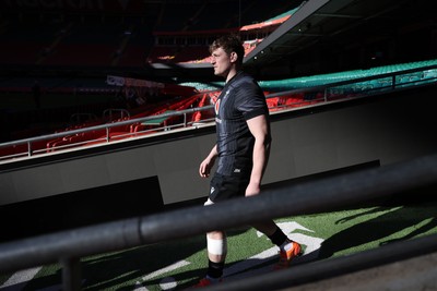 030325 - Wales Rugby Training at the Principality Stadium at the start of the week leading up to their 6 Nations game against Scotland - Jac Morgan during training