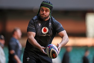 030325 - Wales Rugby Training at the Principality Stadium at the start of the week leading up to their 6 Nations game against Scotland - Nicky Smith during training