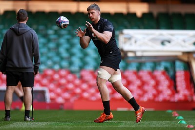 030325 - Wales Rugby Training at the Principality Stadium at the start of the week leading up to their 6 Nations game against Scotland - Aaron Wainwright during training